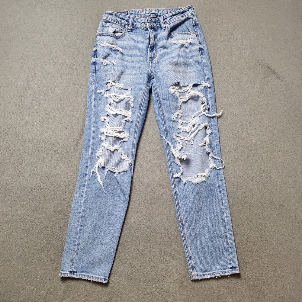American Eagle Distressed Mom Jeans Sz 2 Regular